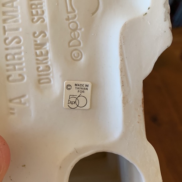 1986 Scrooge & Marley Dickens "A Christmas Carol" Dickens' Village Series - Picture 7 of 16